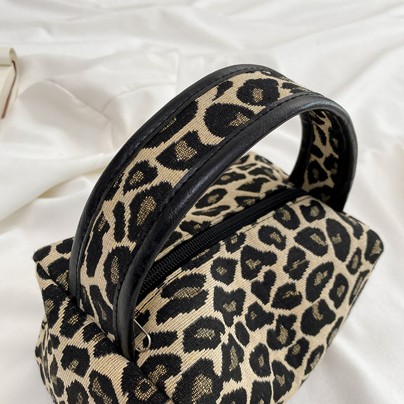 Leopard Makeup Bag Luxury  Lar - огляд і ціна Luxury Skin Care