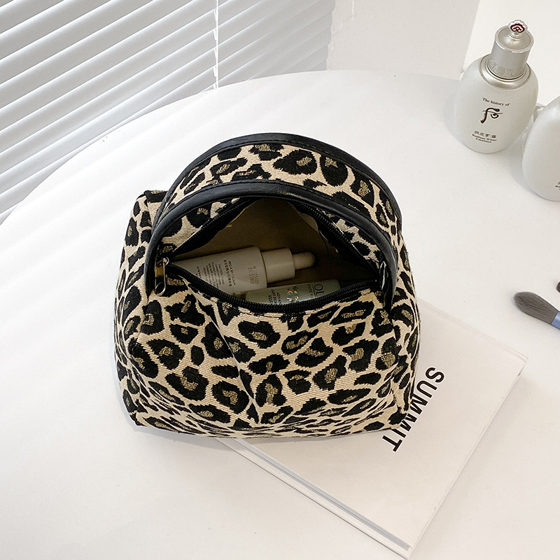Leopard Makeup Bag Luxury  Lar - огляд і ціна Luxury Skin Care